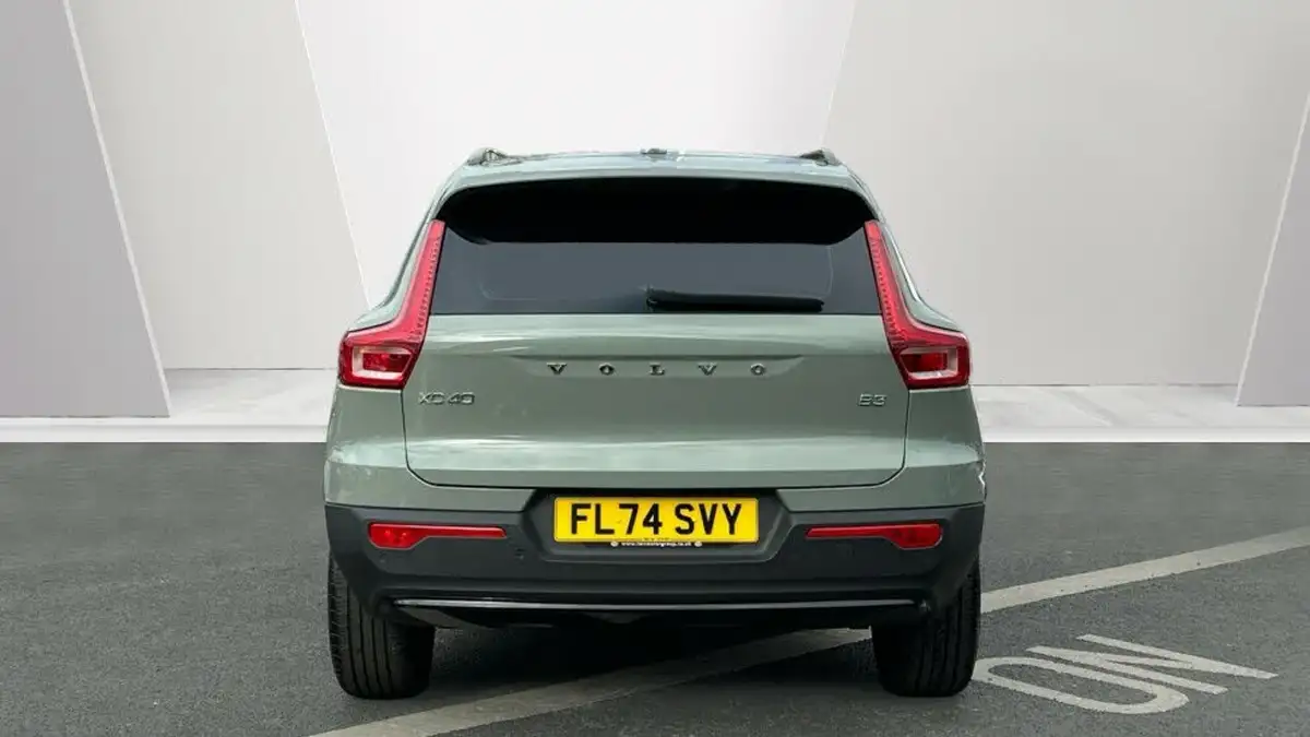 2024-volvo-xc40-20-b3-plus-big-6