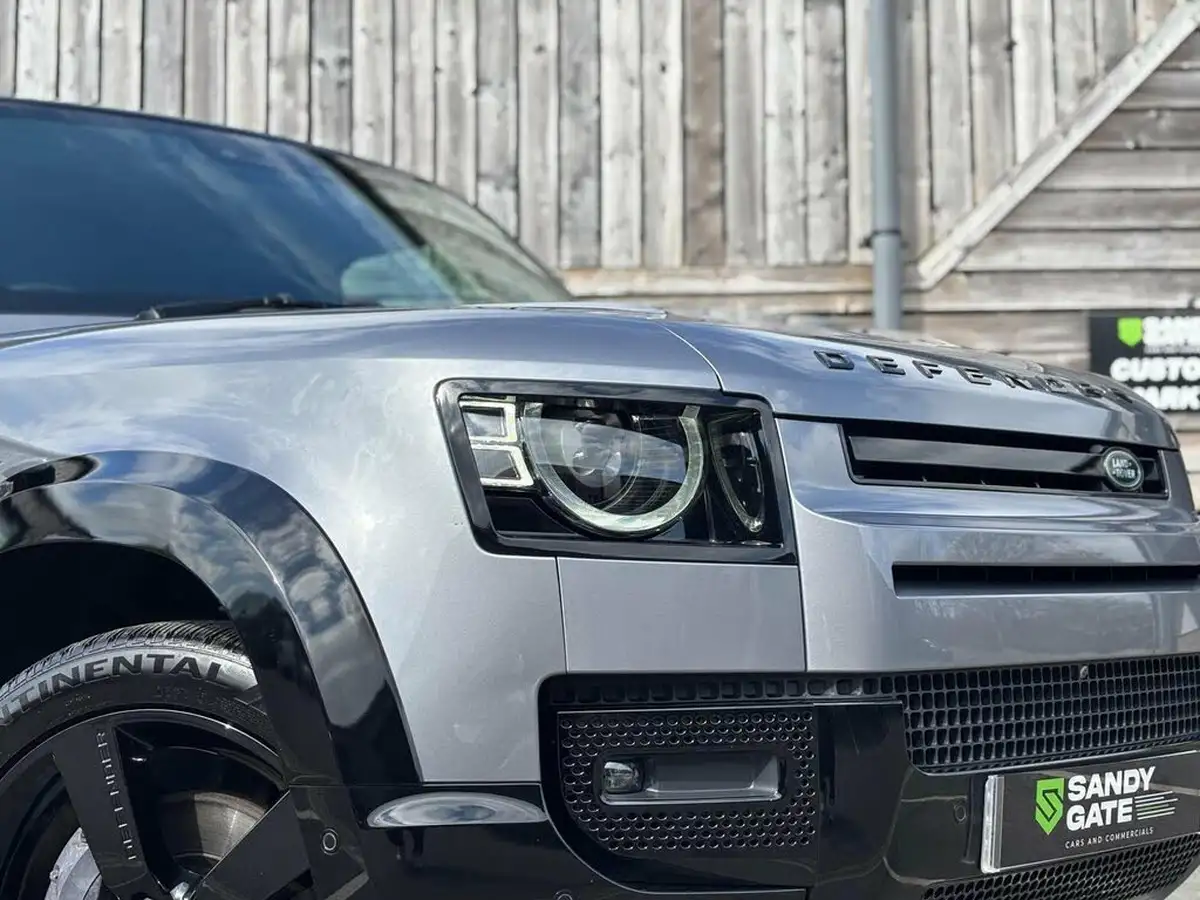 2022-land-rover-110-defender-30-d300-hard-top-hse-110-big-57