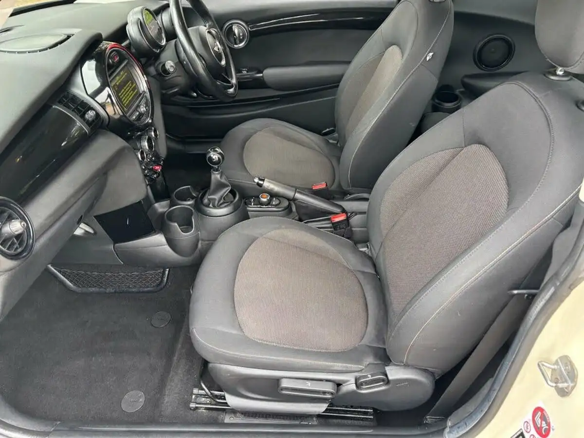 2015-mini-cooper-12-one-ss-3d-big-16