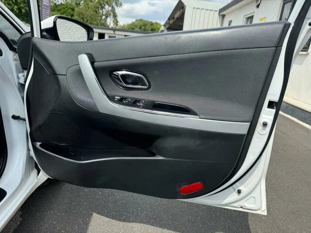 2016-kia-ceed-16crdi-2-hatchback-big-35