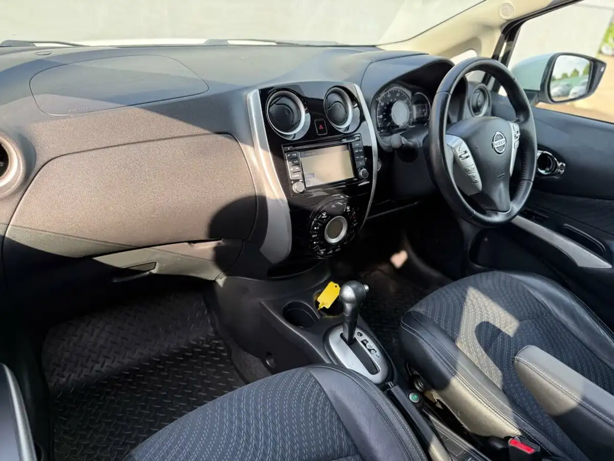 2014-nissan-note-12-tekna-cvt-big-21