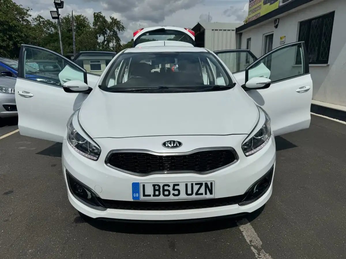 2016-kia-ceed-16crdi-2-hatchback-big-11