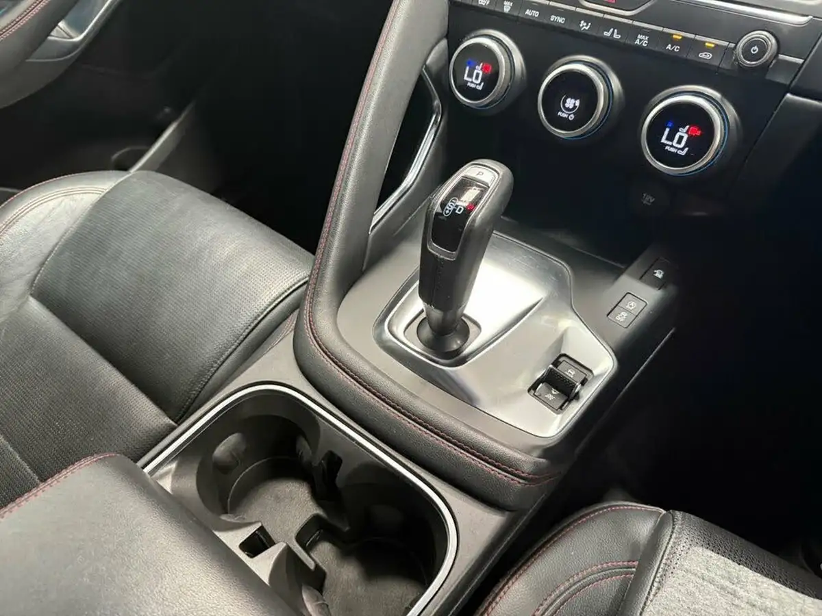 2020-jaguar-e-pace-20-i4d-chequered-flag-180ps-big-19