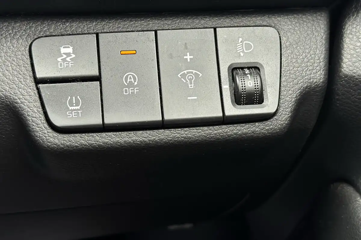 2022-kia-rio-10-t-gdi-3-big-20