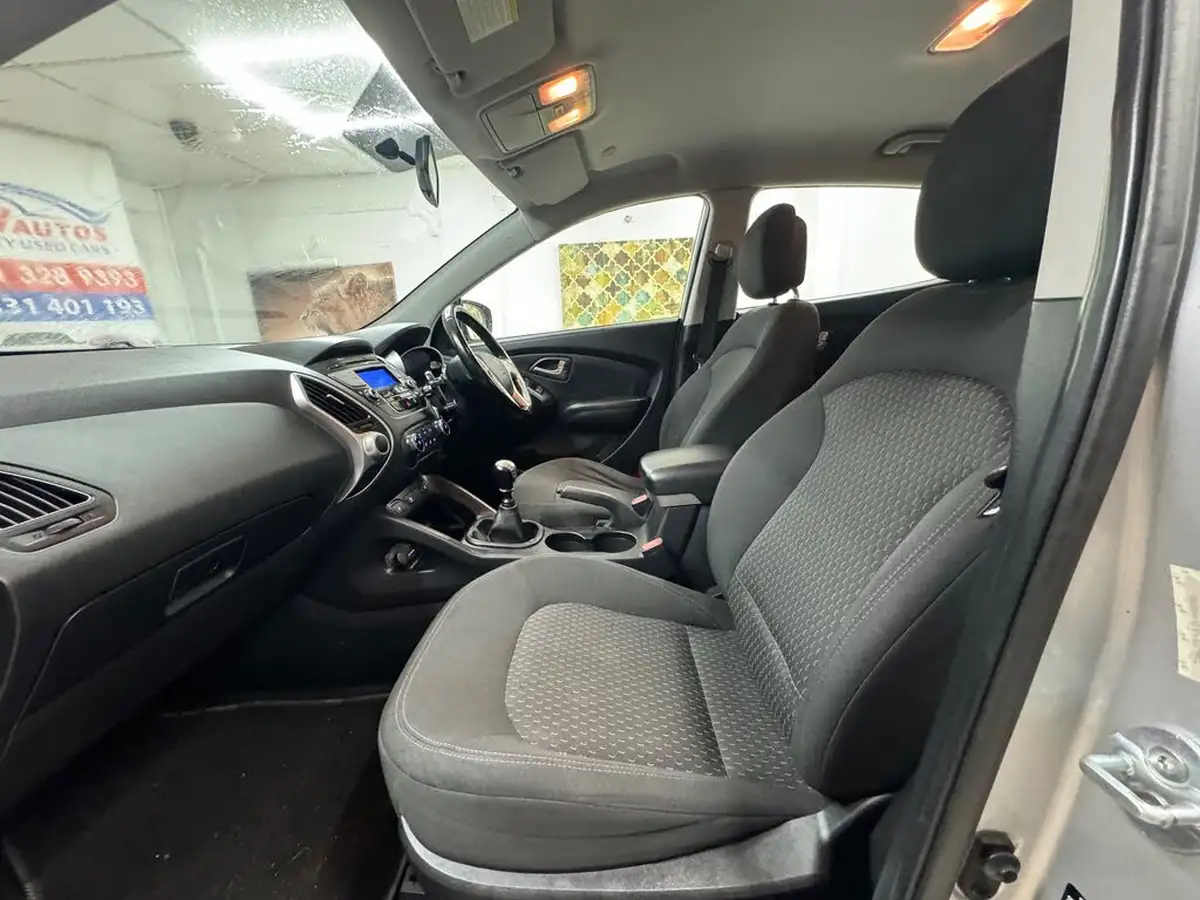 2013-hyundai-ix35-17td-style-big-10
