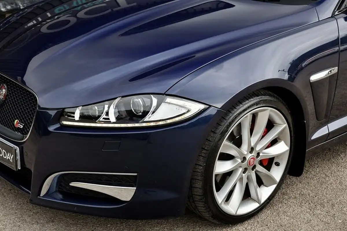 2014-jaguar-xf-30td-s-portfolio-saloon-4d-big-34