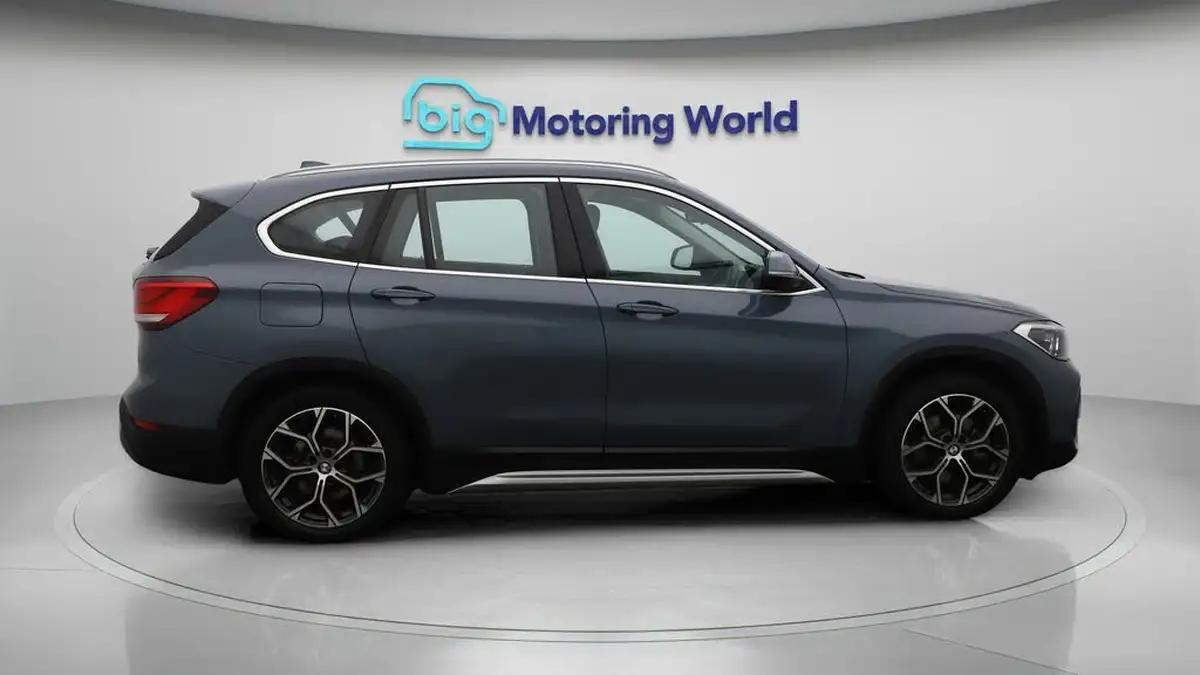 2021-bmw-x1-15-xdrive-25e-phev-xline-big-8