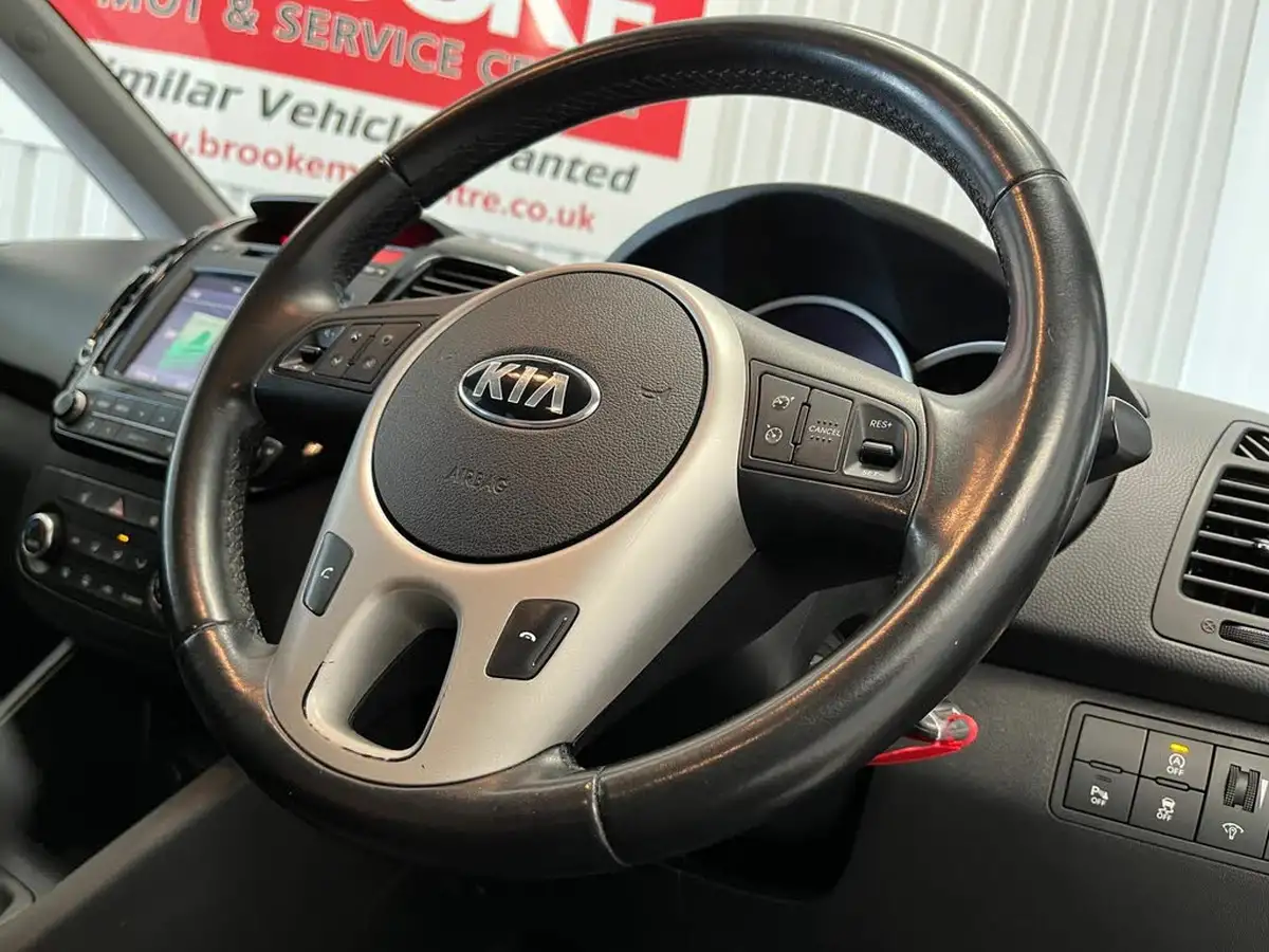2016-kia-venga-16-3-isg-big-19