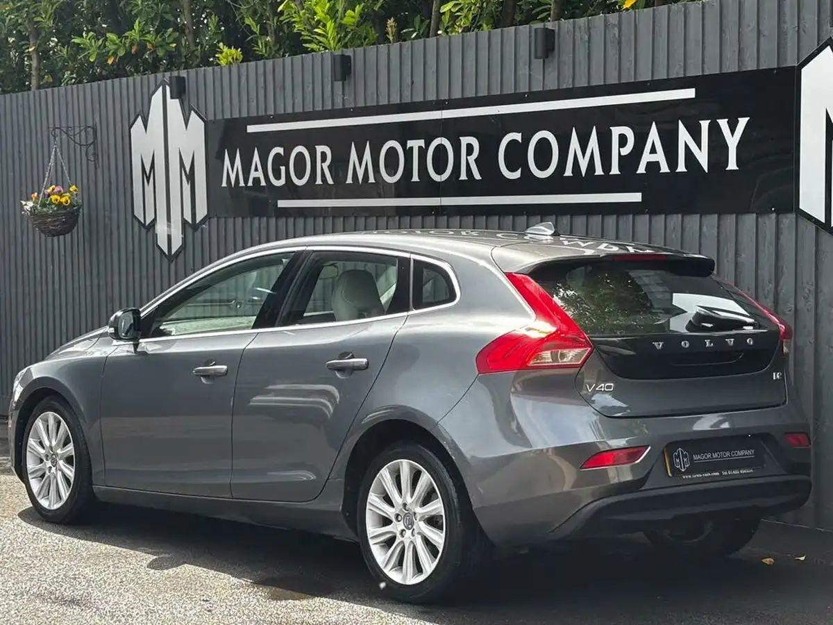 2012-volvo-v40-16td-d2-se-lux-big-3