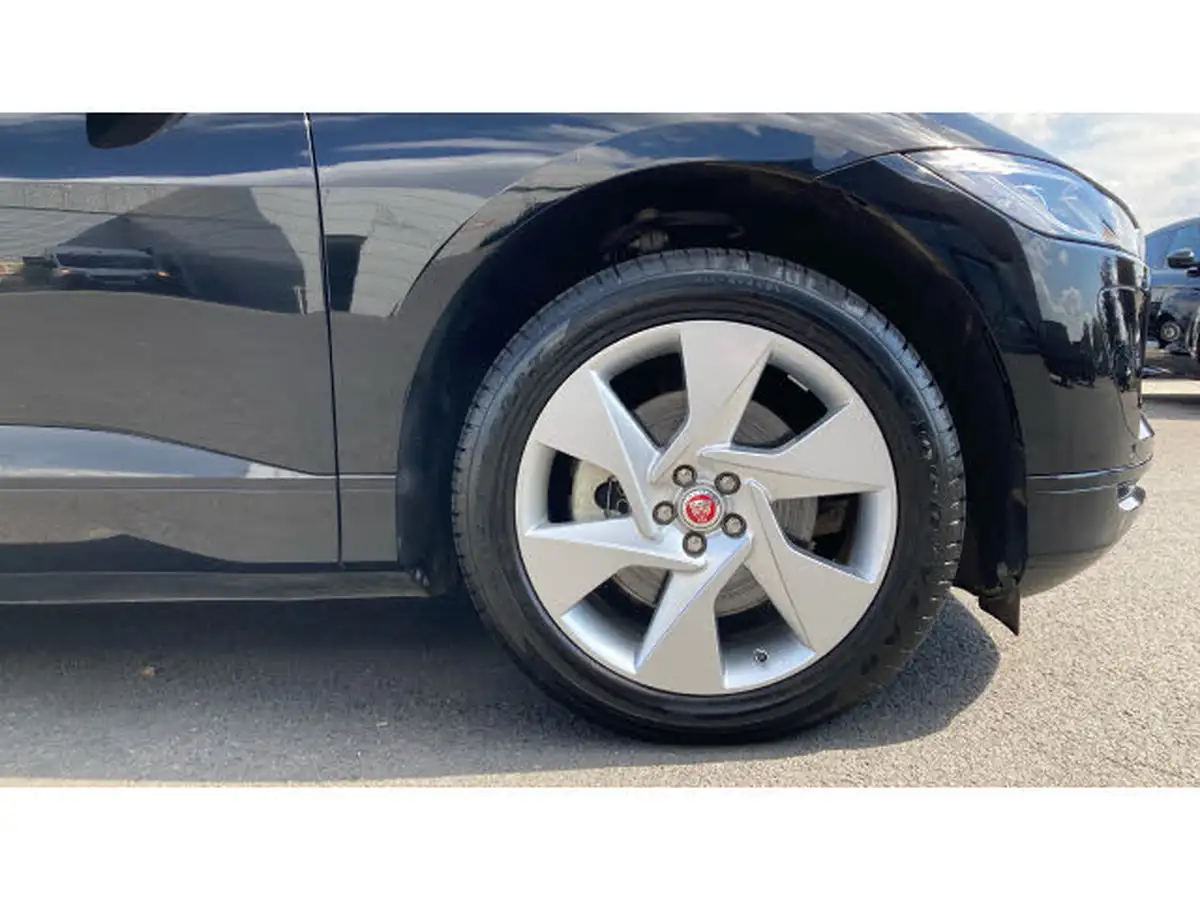 2022-jaguar-i-pace-ev400-se-big-7