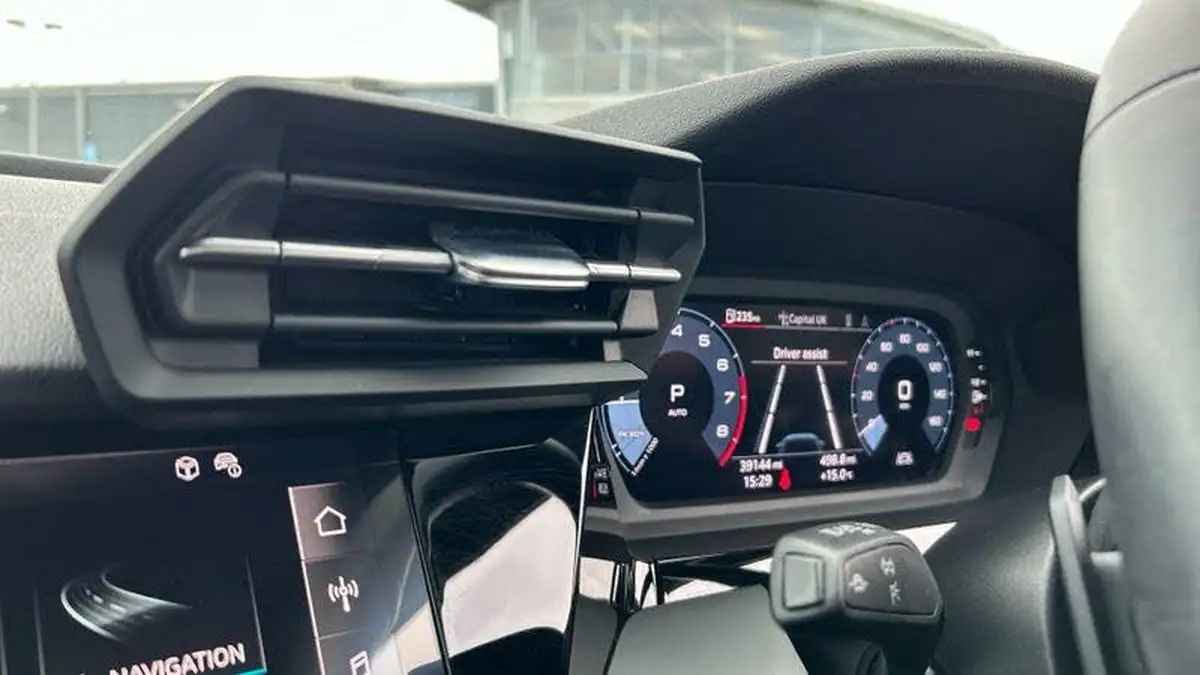 2022-audi-a3-15-35-tfsi-sportback-5d-s-tronic-big-29