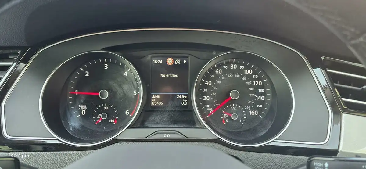 2020-volkswagen-passat-20tdi-sel-150ps-evo-estate-5d-dsg-big-36