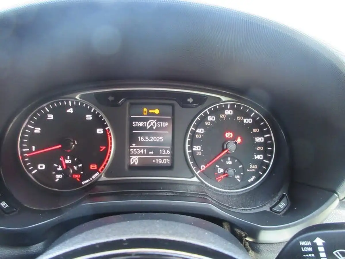 2015-audi-a1-14-s-line-125ps-ss-hatchback-3d-1395cc-big-10