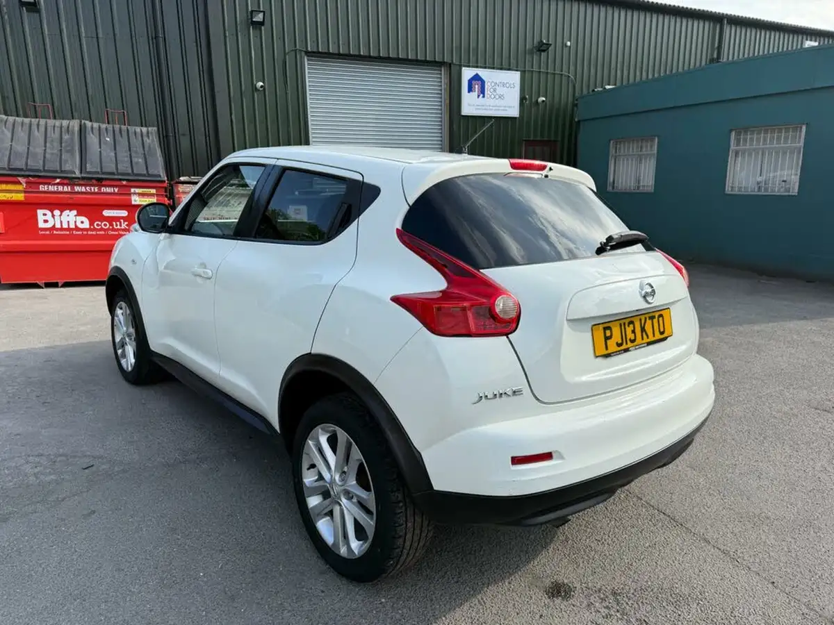 2013-nissan-juke-16-acenta-premium-big-4