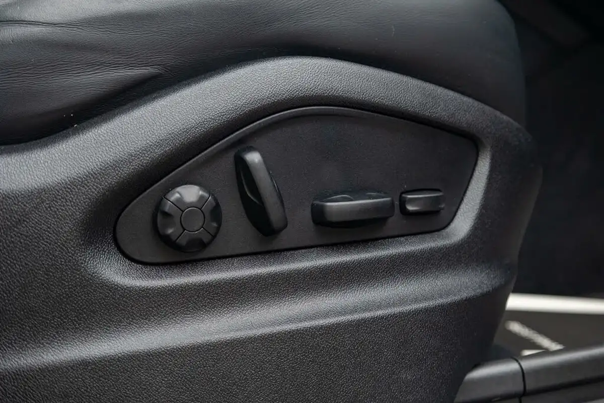 2022-porsche-cayenne-30-v6-e-hybrid-platinum-edition-462ps-station-wagon-big-17