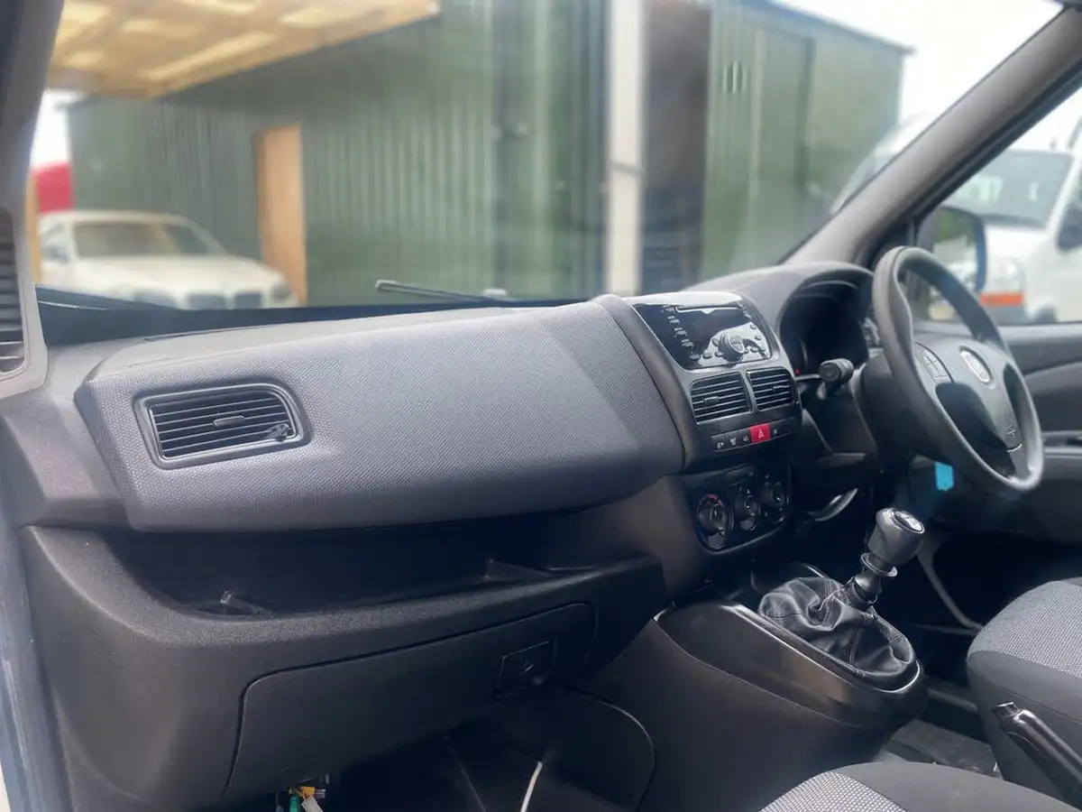 2015-fiat-doblo-cargo-16td-105eu-v-l1-refrigerated-van-big-6