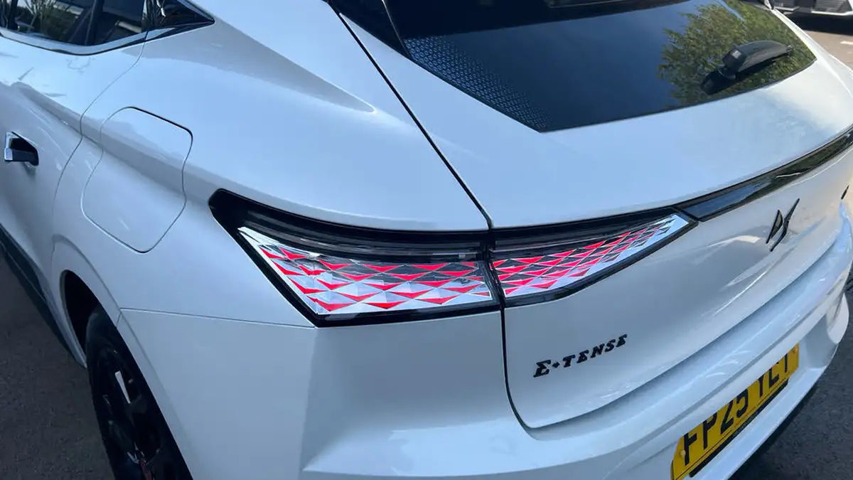2024-ds-ds-4-e-tense-performance-line-nav-big-17
