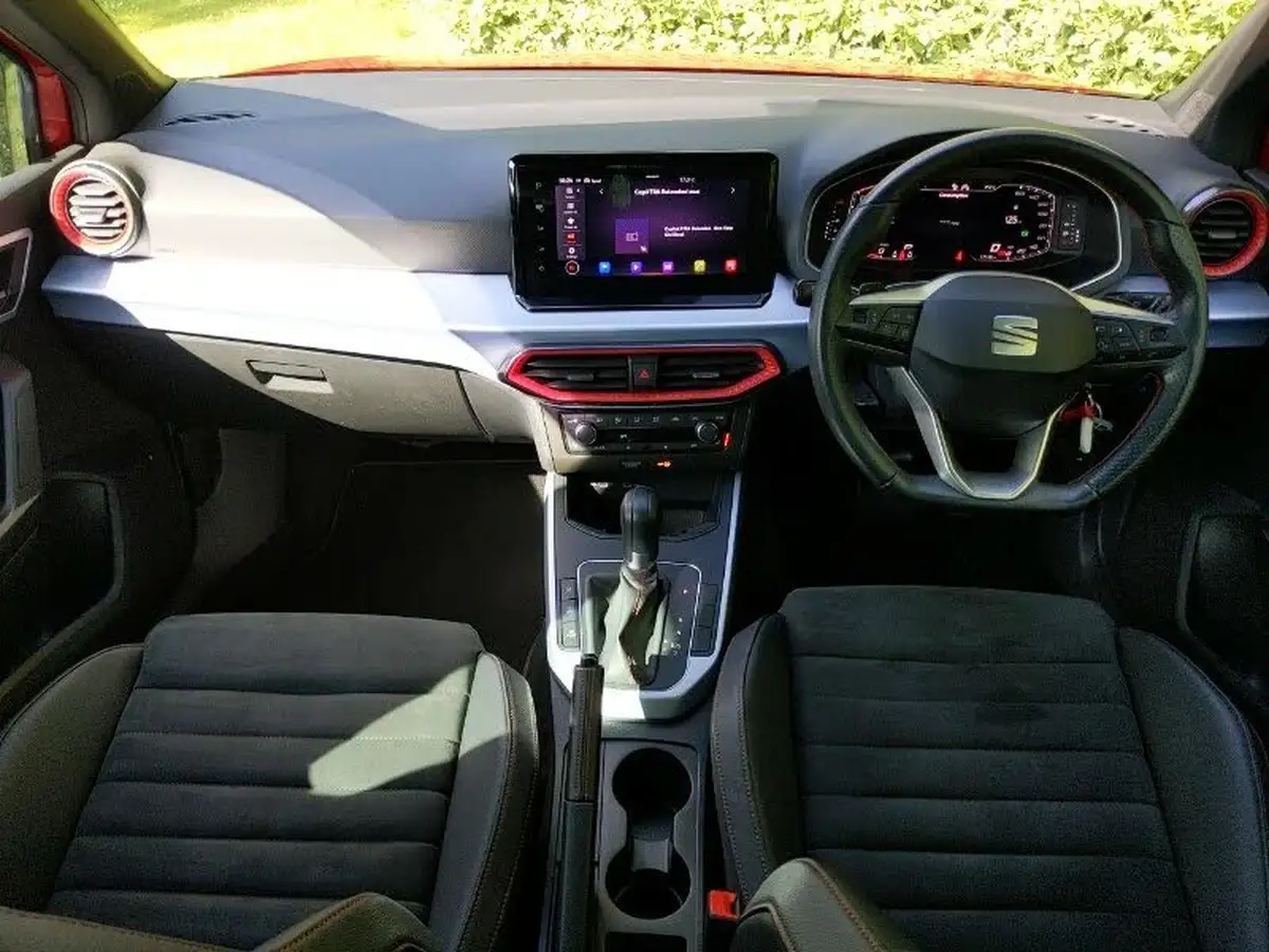 2022-seat-arona-10-tsi-fr-sport-dsg-big-2