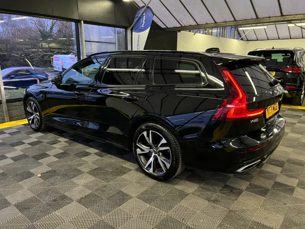 2021-volvo-v60-20-t6-r-design-350bhp-plug-in-hybrid-big-6