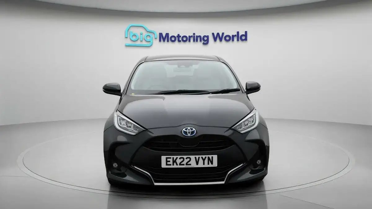 2022-toyota-yaris-15-vvt-i-excel-big-2