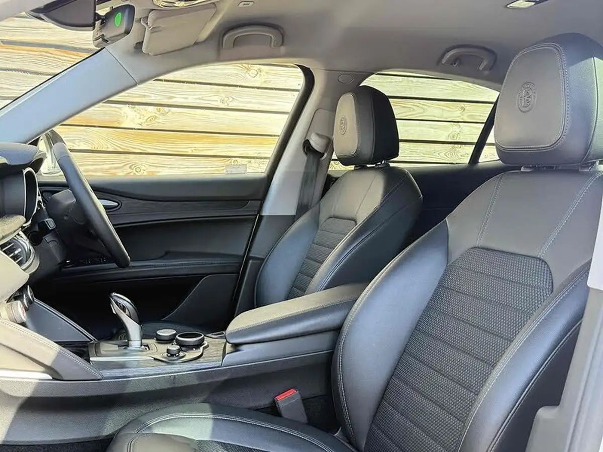 2020-alfa-romeo-stelvio-20-nero-edizione-big-1