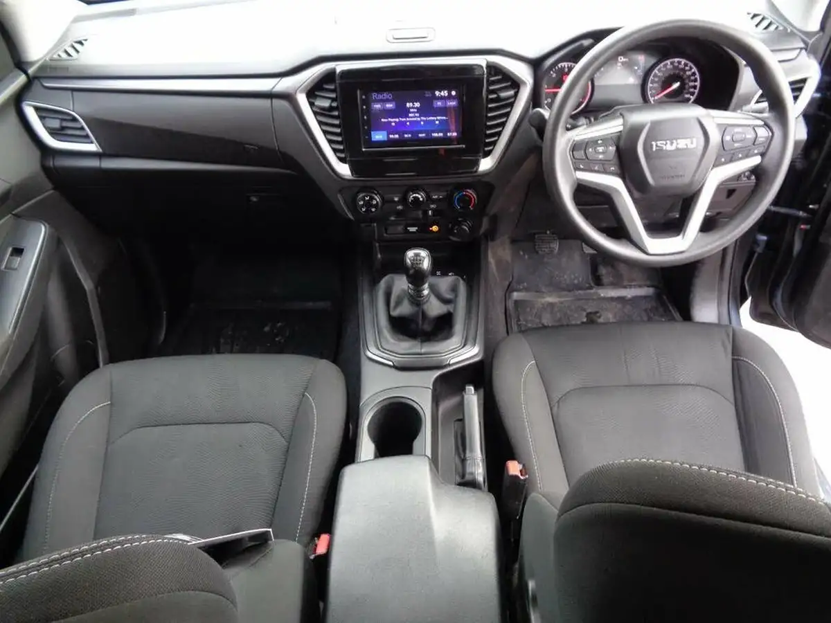 2022-isuzu-d-max-19td-dl20-extended-pick-up-big-8