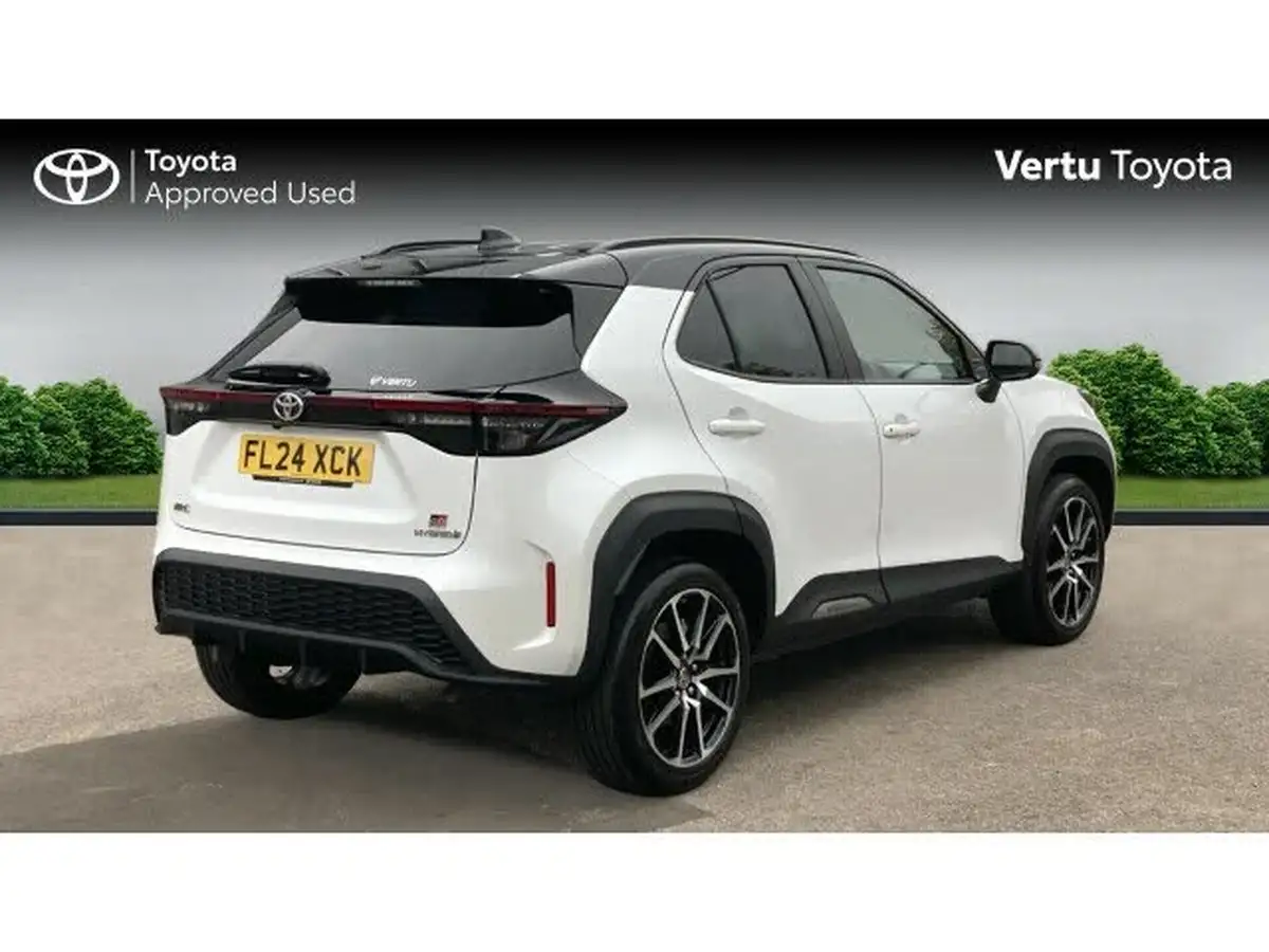 2024-toyota-yaris-cross-15-vvt-i-gr-sport-114bhp-big-1