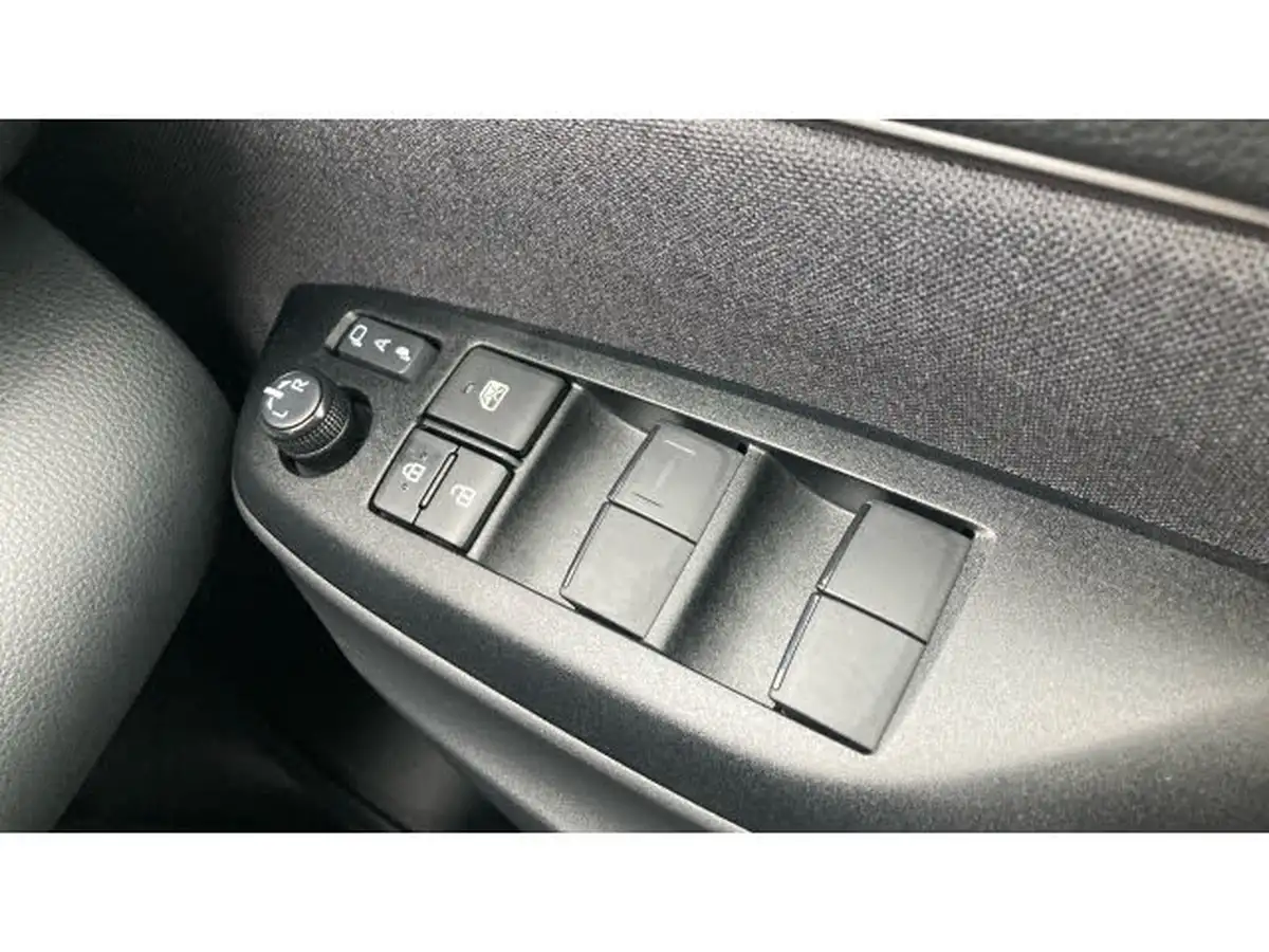 2024-toyota-yaris-cross-15-vvt-i-gr-sport-114bhp-big-29