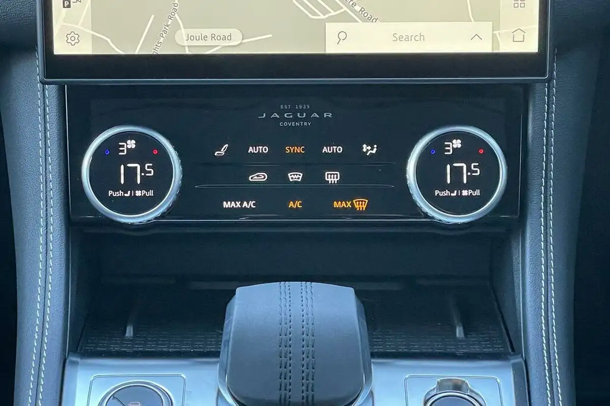 2024-jaguar-f-pace-20-d200-r-dynamic-hse-black-big-15