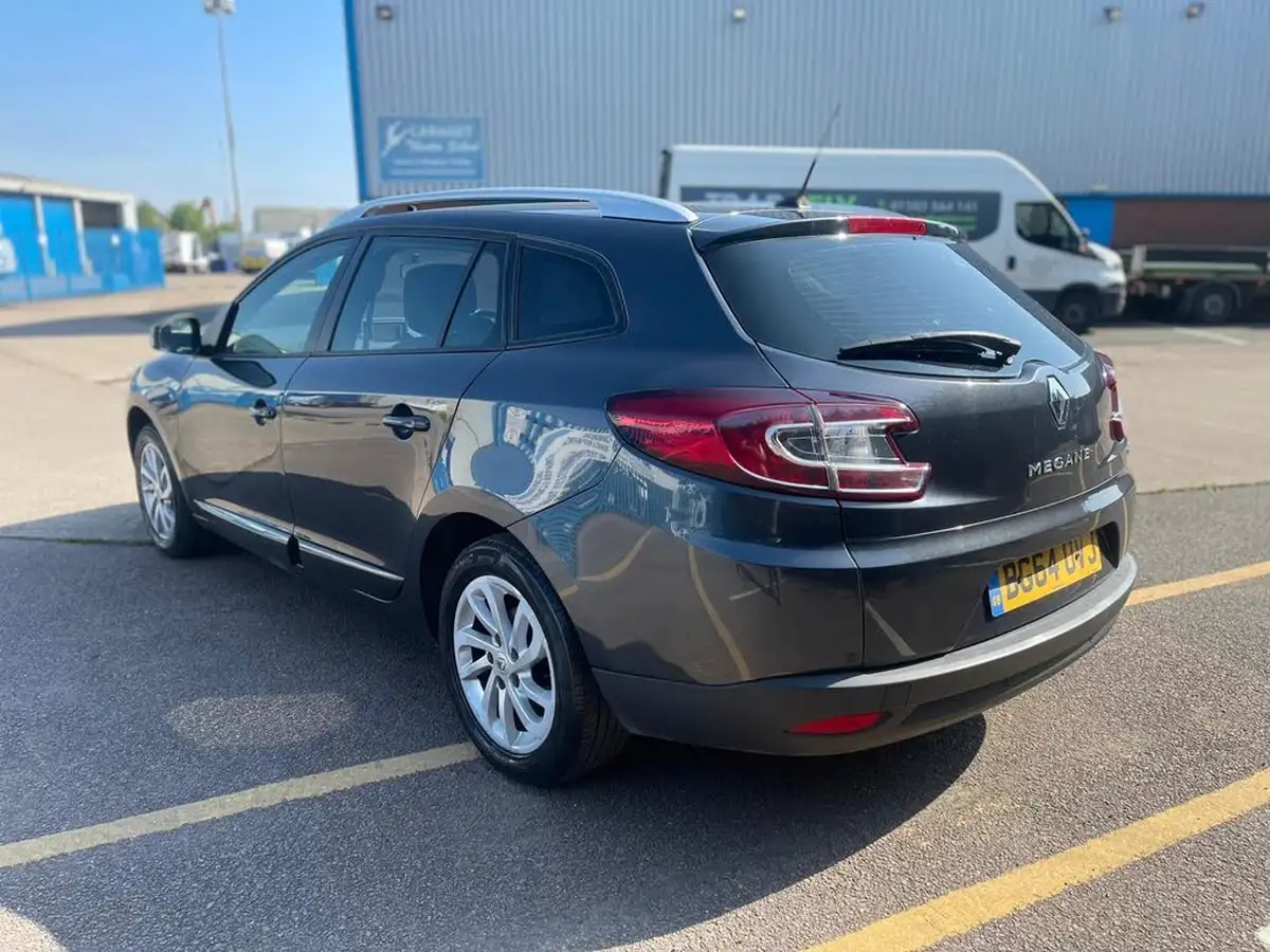 2015-renault-megane-15dci-expression-energy-ss-sport-tourer-big-7