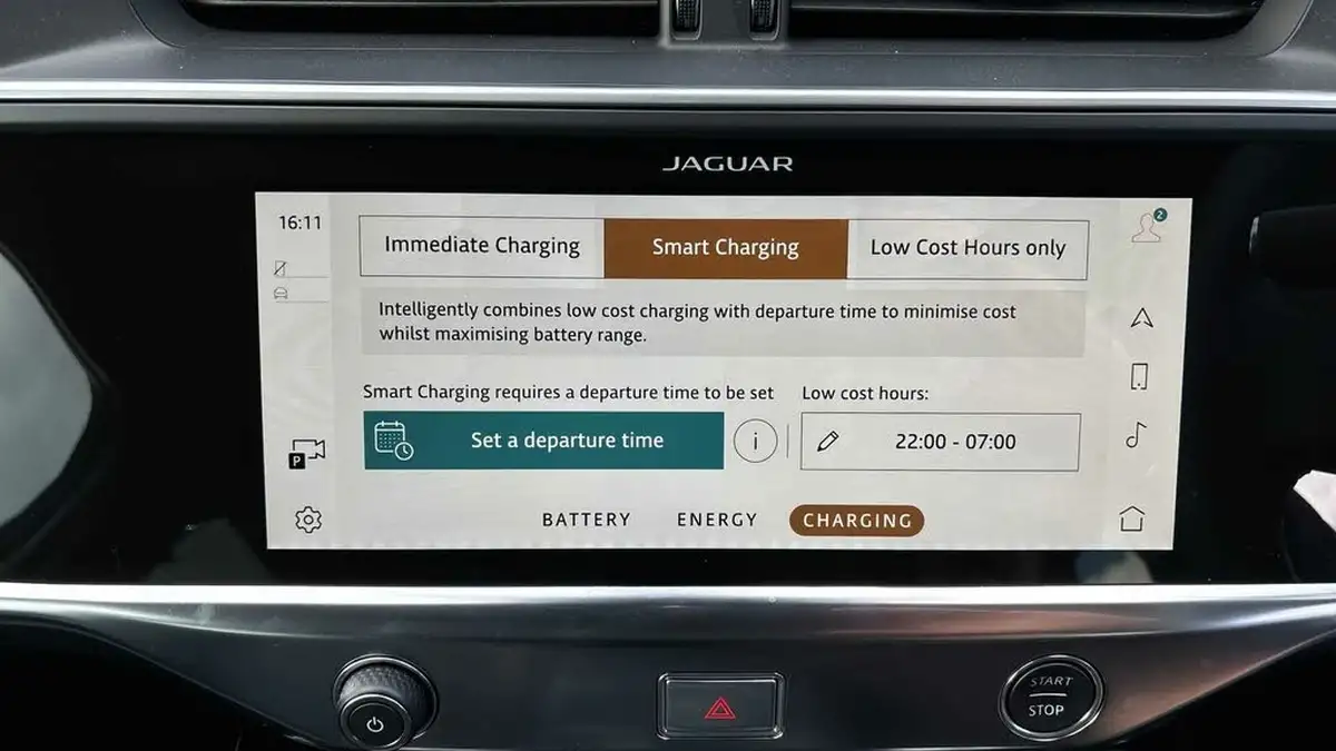 2023-jaguar-i-pace-ev400-black-big-36