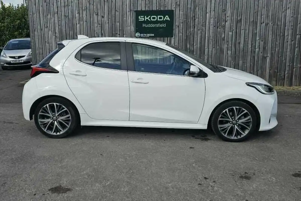 2022-toyota-yaris-cross-15-vvt-i-excel-city-packpan-roof-big-8