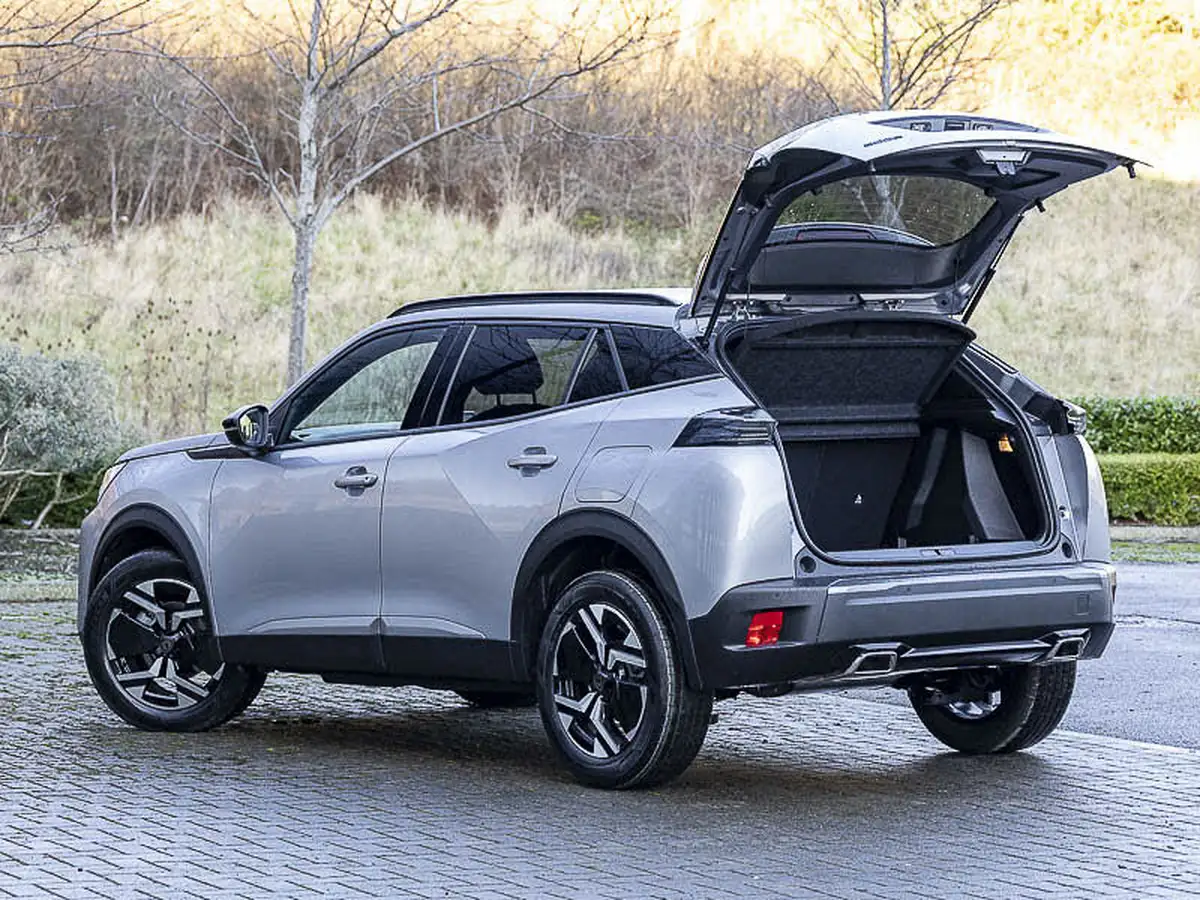 2025-peugeot-2008-suv-12-puretech-allure-130ps-big-18