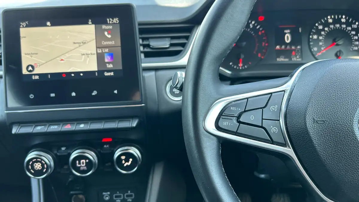 2021-renault-captur-13-tce-iconic-140ps-big-9