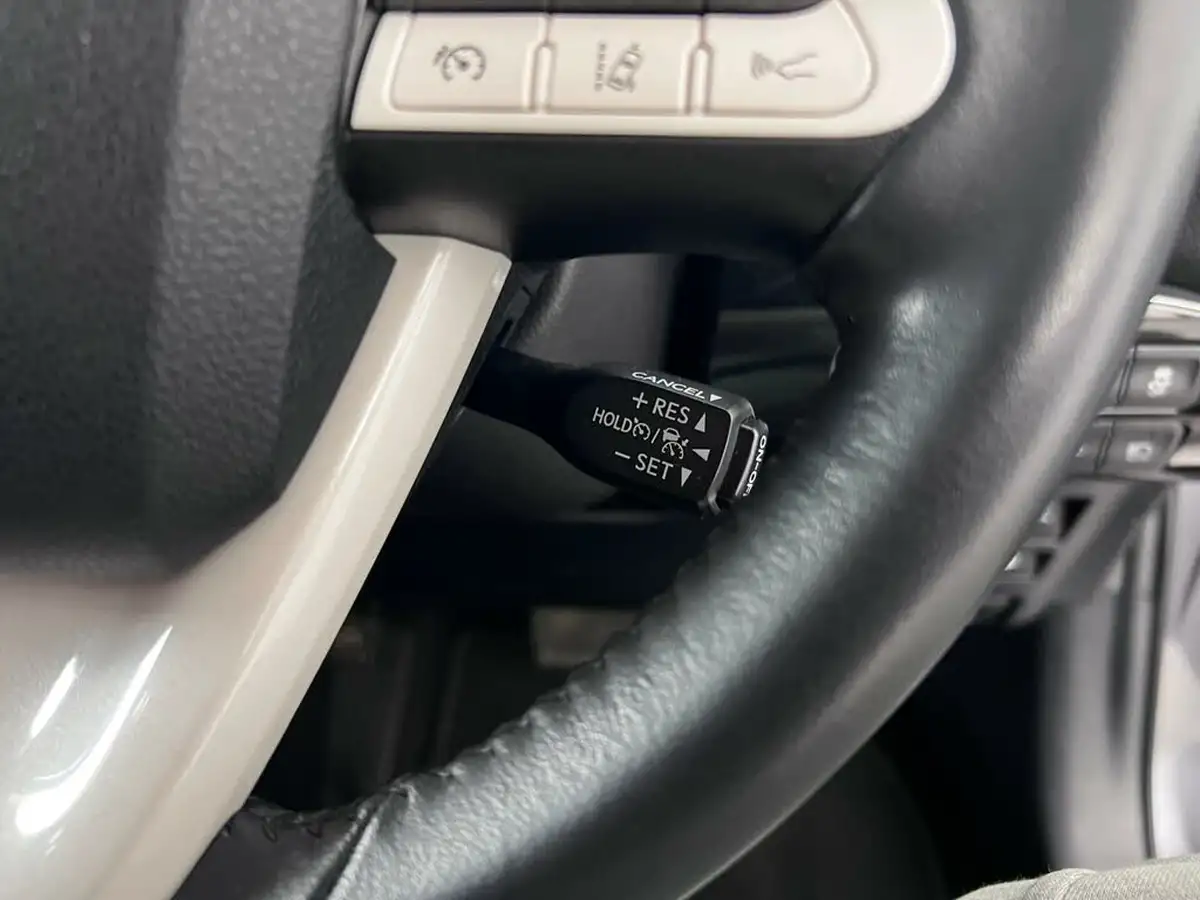 2019-toyota-prius-18-vvt-i-business-edition-plus-ss-cvt-big-27