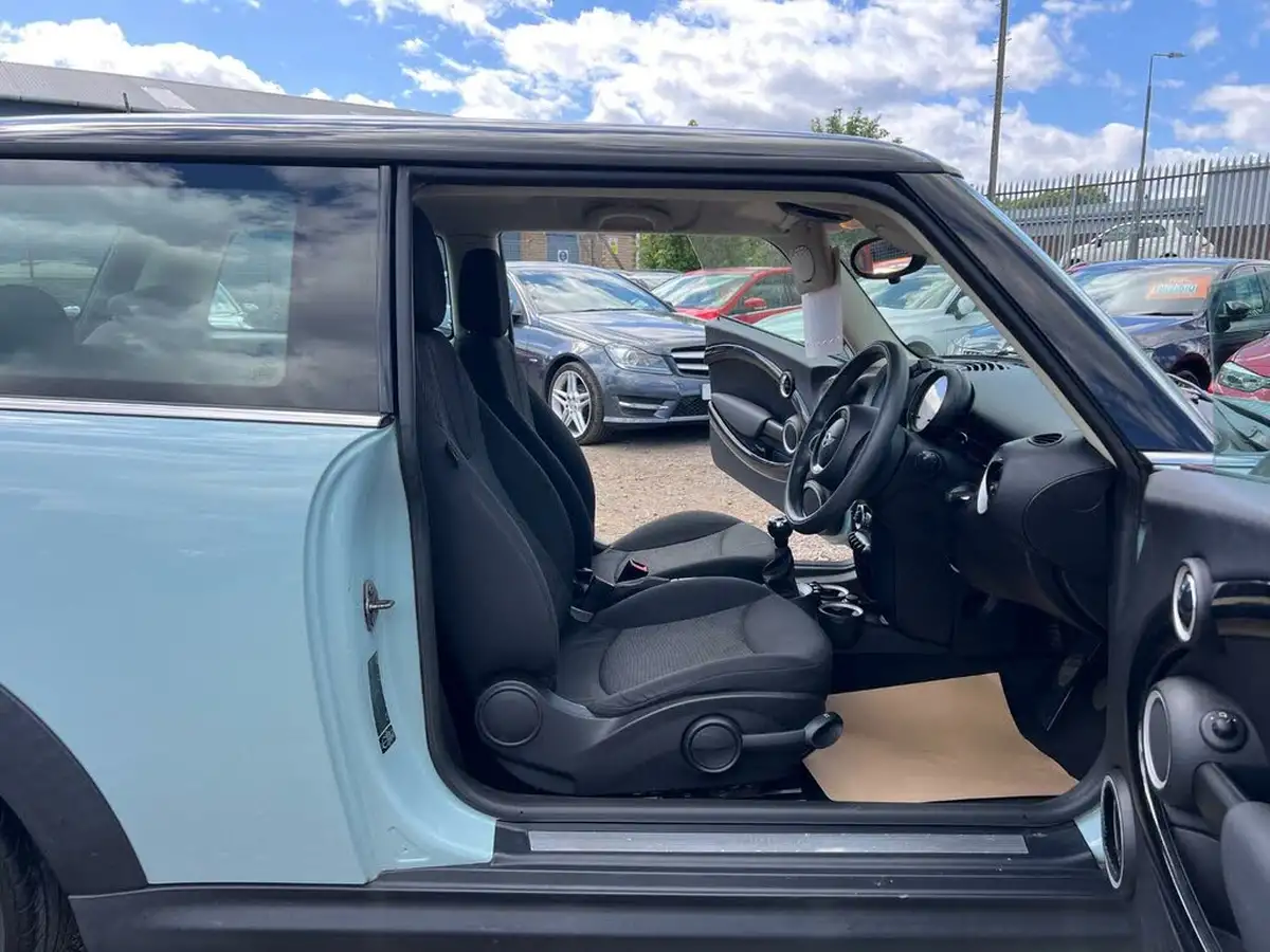 2013-mini-cooper-16-cooper-122bhp-sport-chili-hatchback-3d-big-8