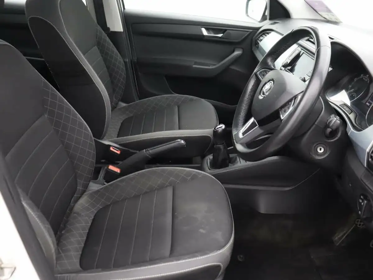2018-skoda-fabia-10-mpi-se-ss-hatchback-big-20