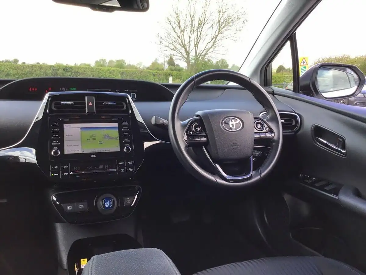 2021-toyota-prius-18-vvt-i-business-edition-plus-cvt-big-23