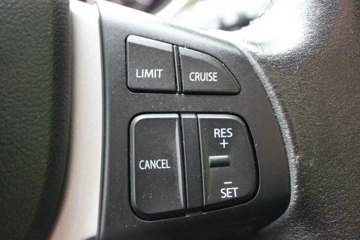 2017-suzuki-vitara-16-sz4-big-30