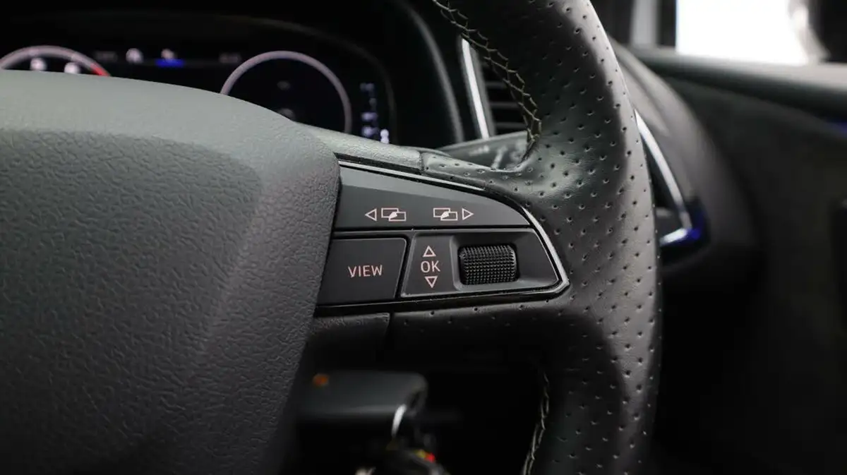 2020-seat-leon-20-tsi-cupra-290-big-25