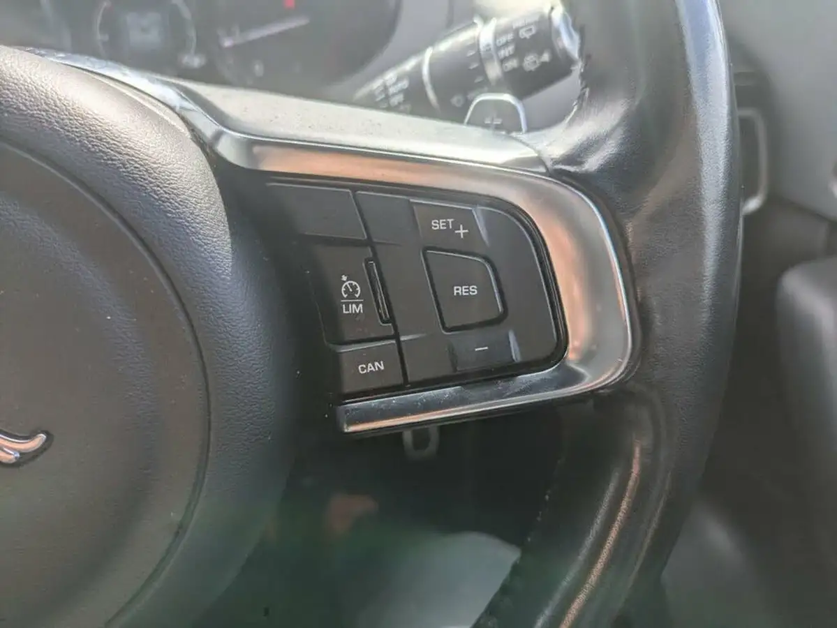2018-jaguar-f-pace-20-i4d-r-sport-180ps-auto-big-23