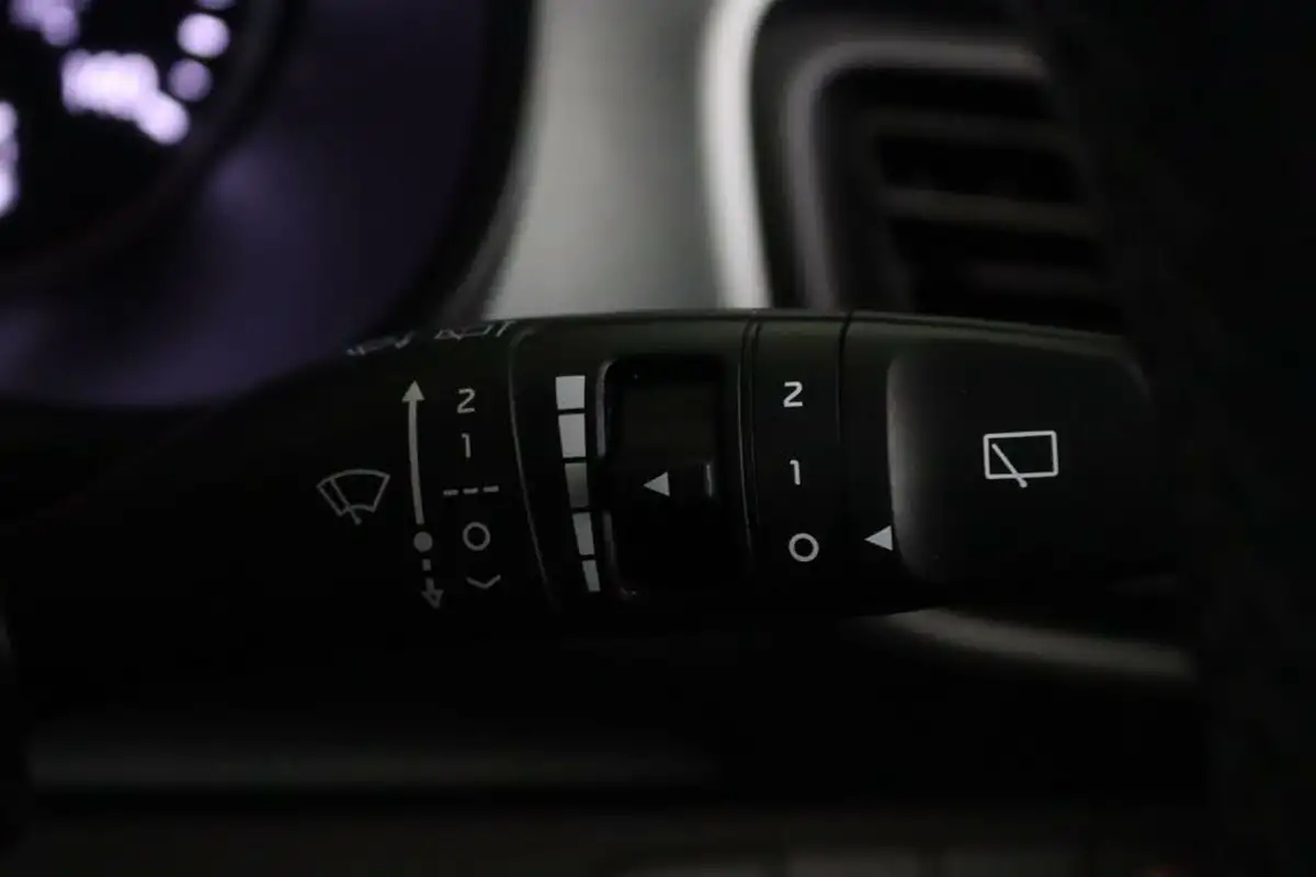 2022-kia-stonic-10-t-gdi-2-big-17