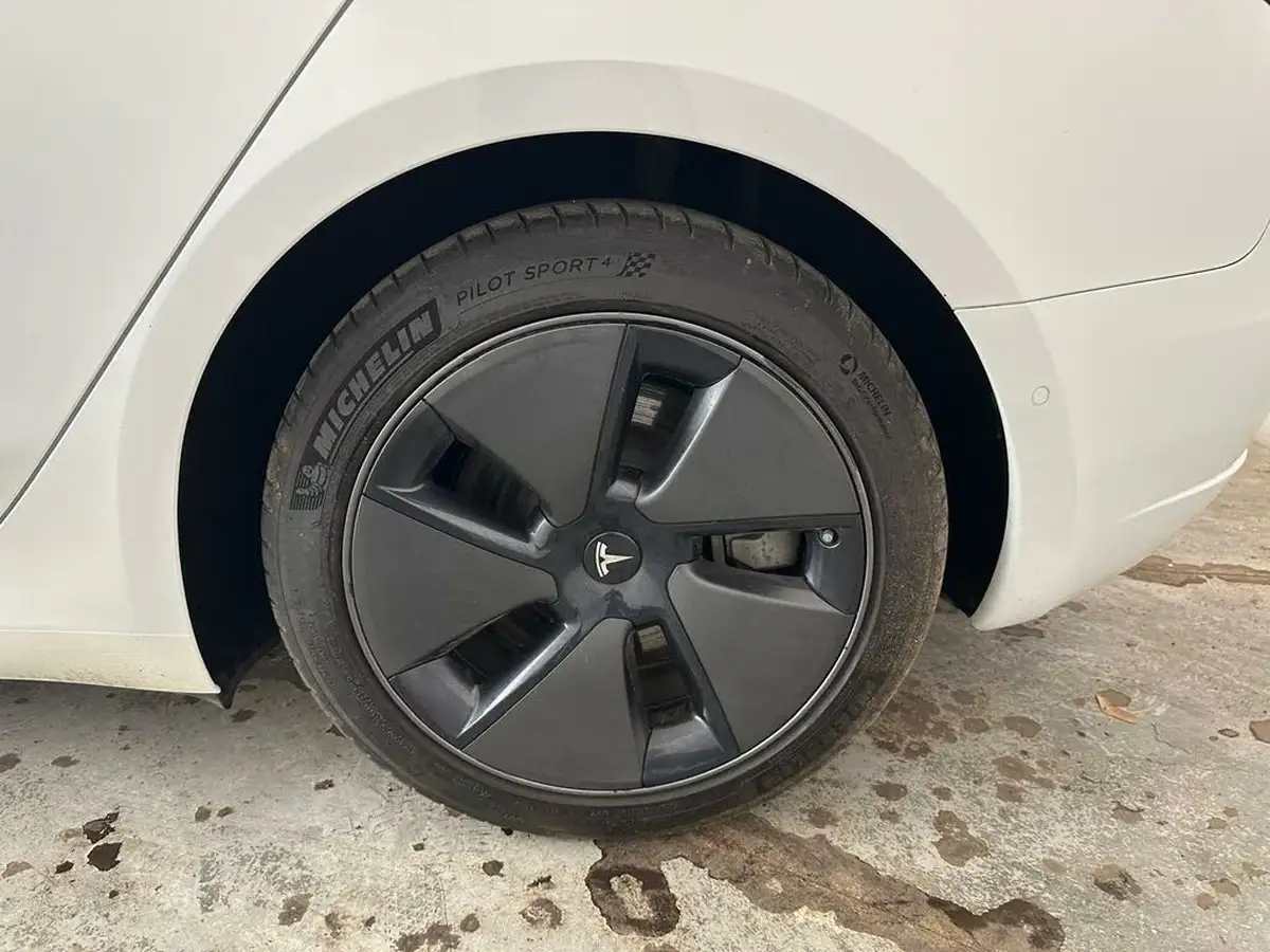 2021-tesla-model-3-e-long-range-4x4-big-8