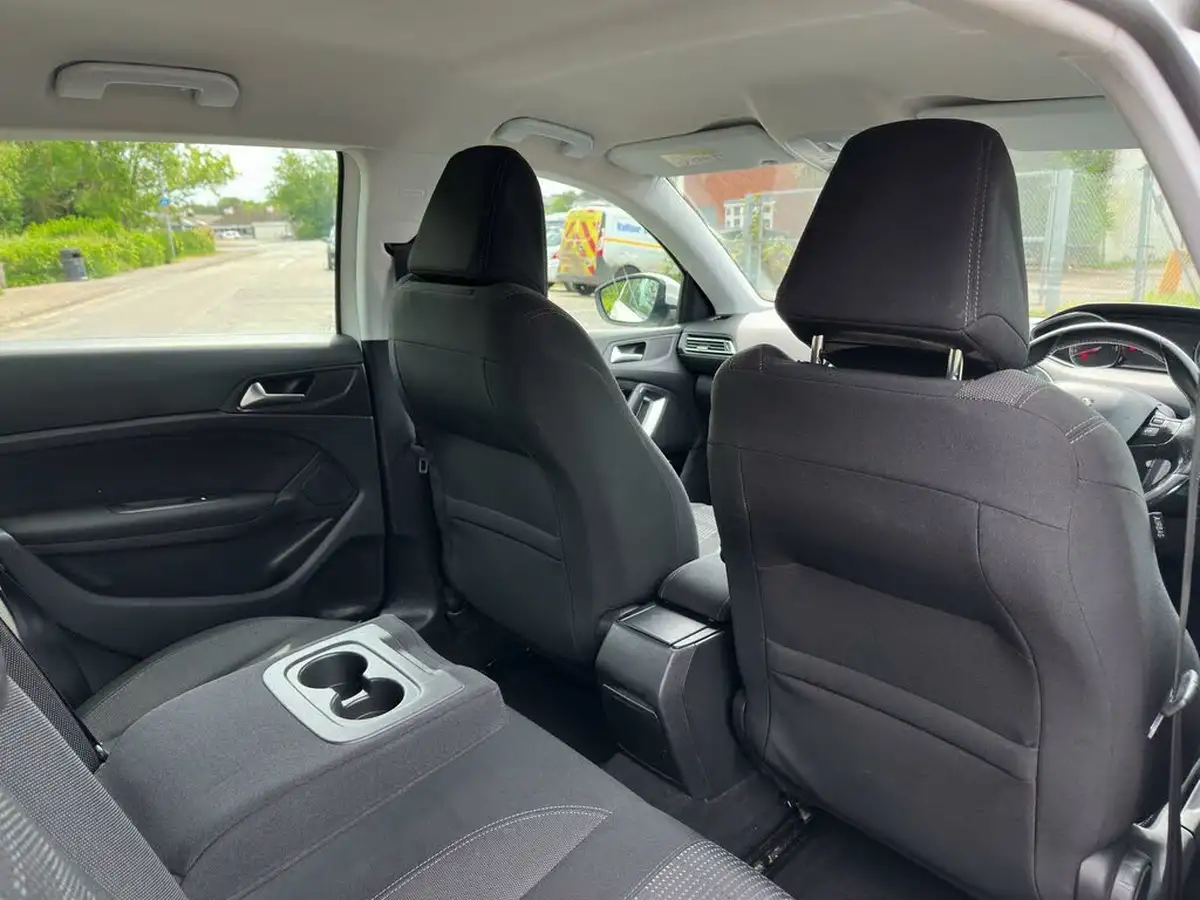 2017-peugeot-308-16-bluehdi-allure-big-40