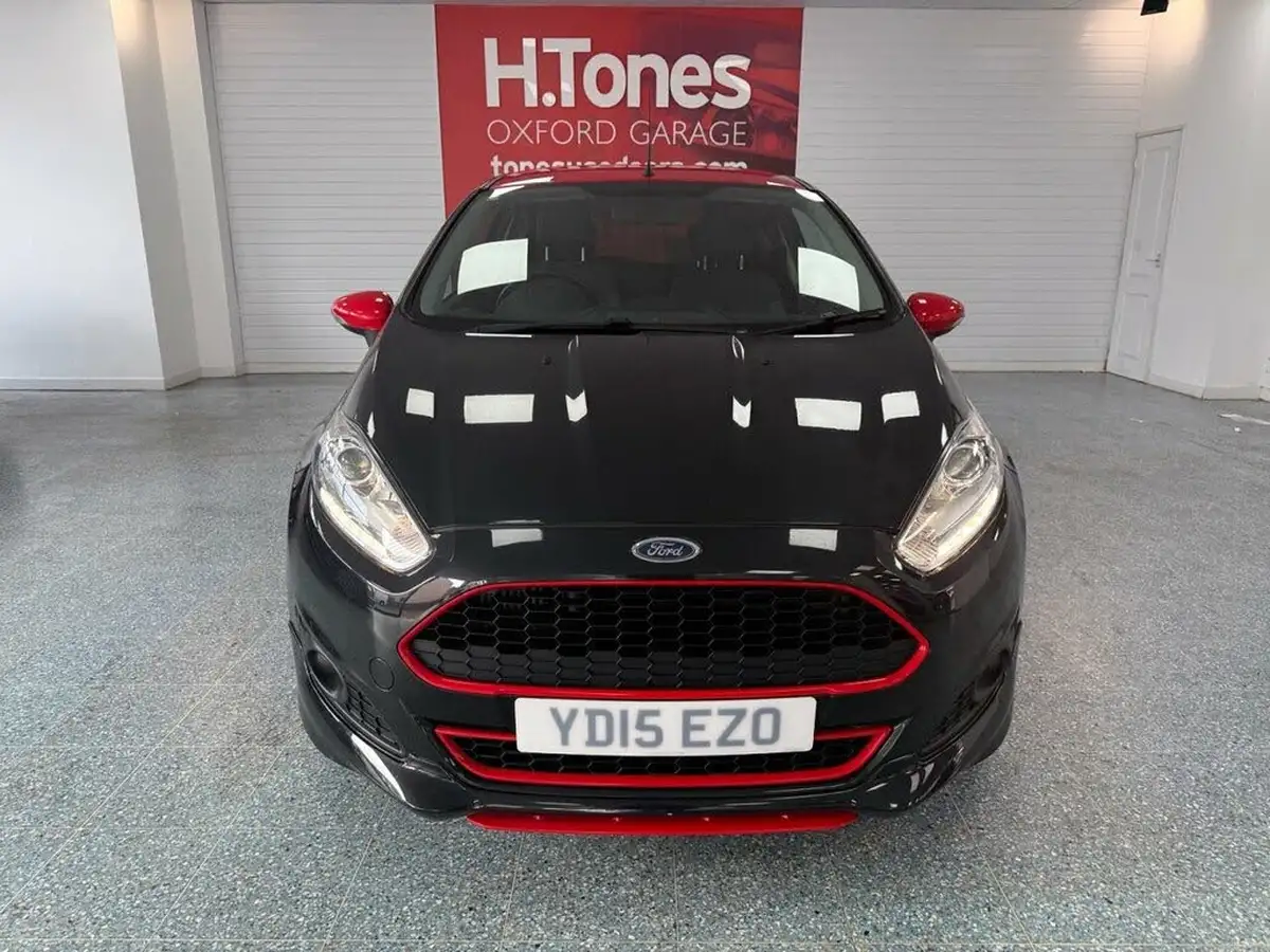 2015-ford-fiesta-10-zetec-s-black-edition-big-19