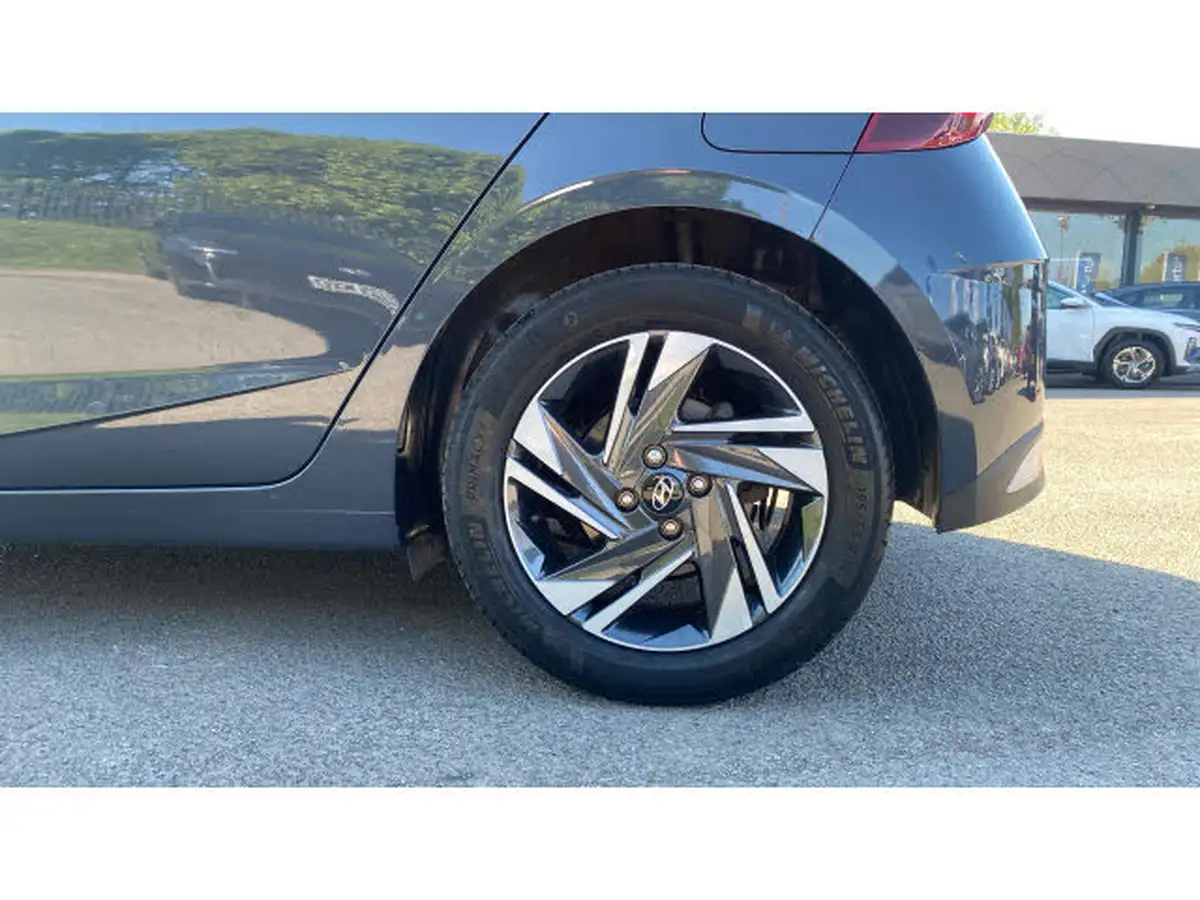2022-hyundai-i20-10-t-gdi-se-connect-eclutch-imt-big-6