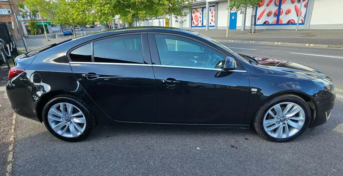 2016-vauxhall-insignia-20cdti-sri-nav-ss-big-6