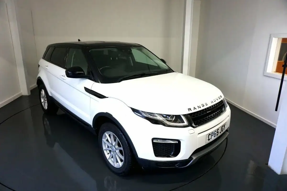 2015-land-rover-range-rover-evoque-20td4-se-tech-ss-hatchback-5d-big-11