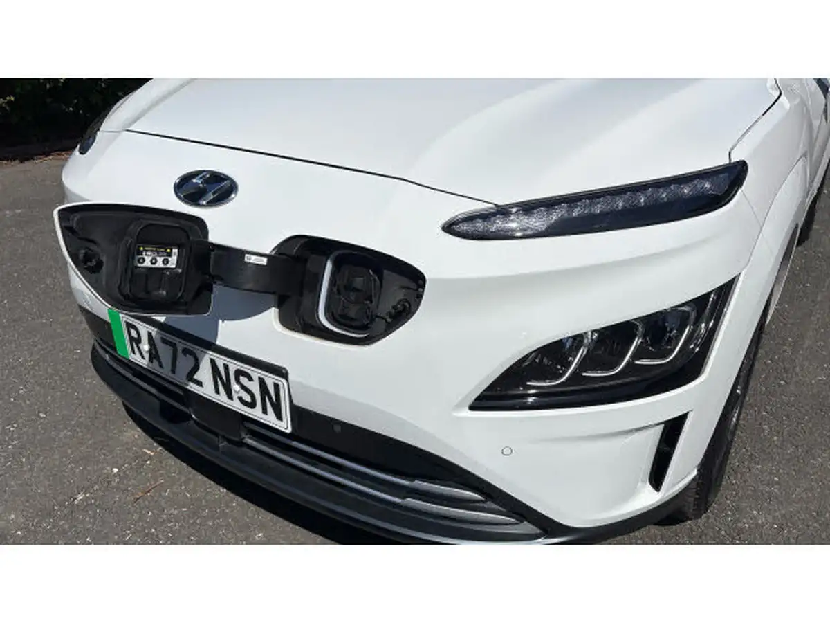 2022-hyundai-kona-e-premium-204ps-64kwh-7kw-obc-big-22