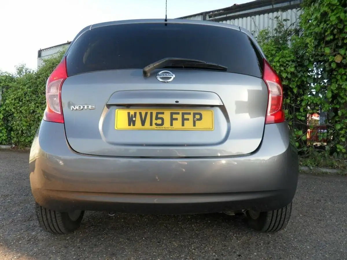 2015-nissan-note-12-tekna-big-14